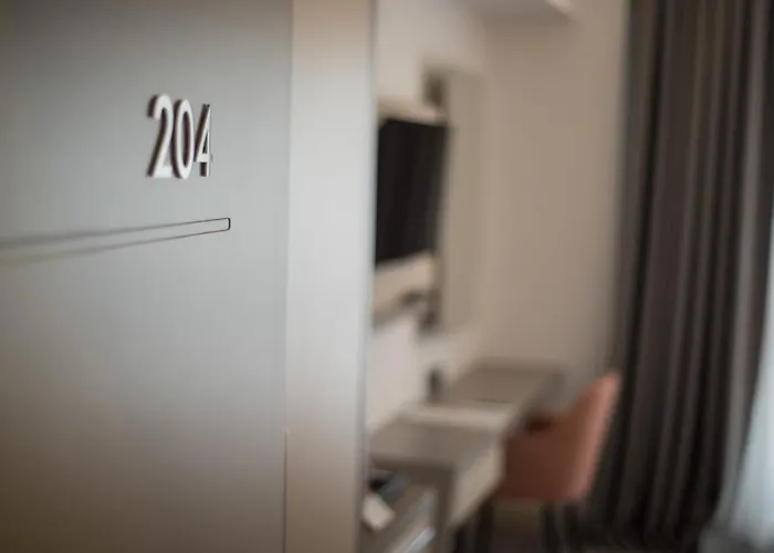 Dovv Business Hotell 3*