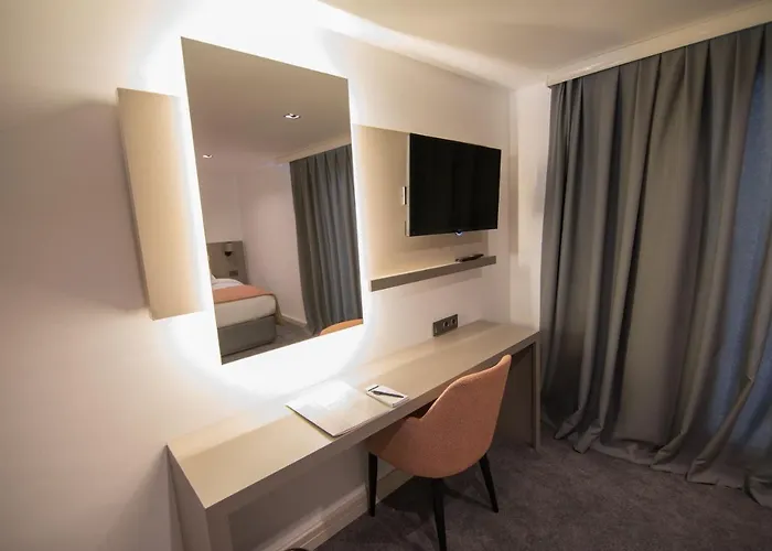 Dovv Business Hotell 3*